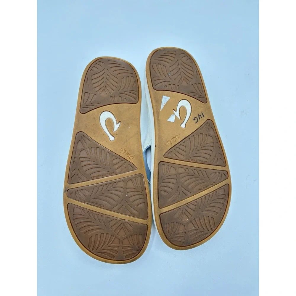 Olukai Womens 7 White Flip Flop Sandals Pineapple Print Comfort Beach Shoes